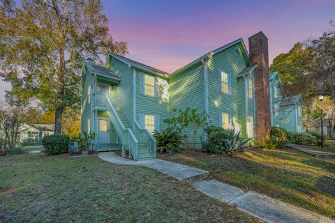 A home in North Charleston