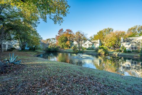 A home in North Charleston