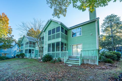 A home in North Charleston