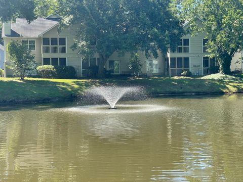 A home in North Charleston