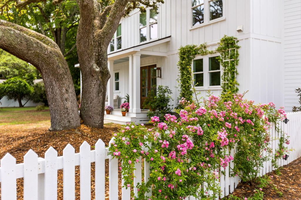 Photo of 1331 Pherigo Street, Mount Pleasant, SC 29464 (MLS # 26001156)