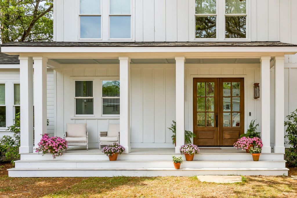 Photo of 1331 Pherigo Street, Mount Pleasant, SC 29464 (MLS # 26001156)