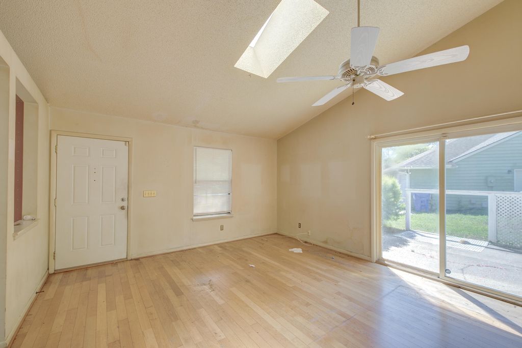 Photo of 1139 Bellwood Road, Charleston, SC 29412 (MLS # 26013311)