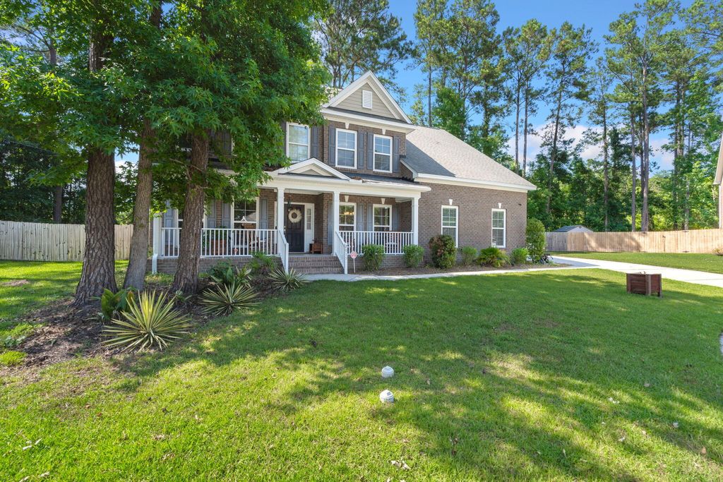 Photo of 2015 Gunpowder Court, Summerville, SC 29485 (MLS # 26005698)