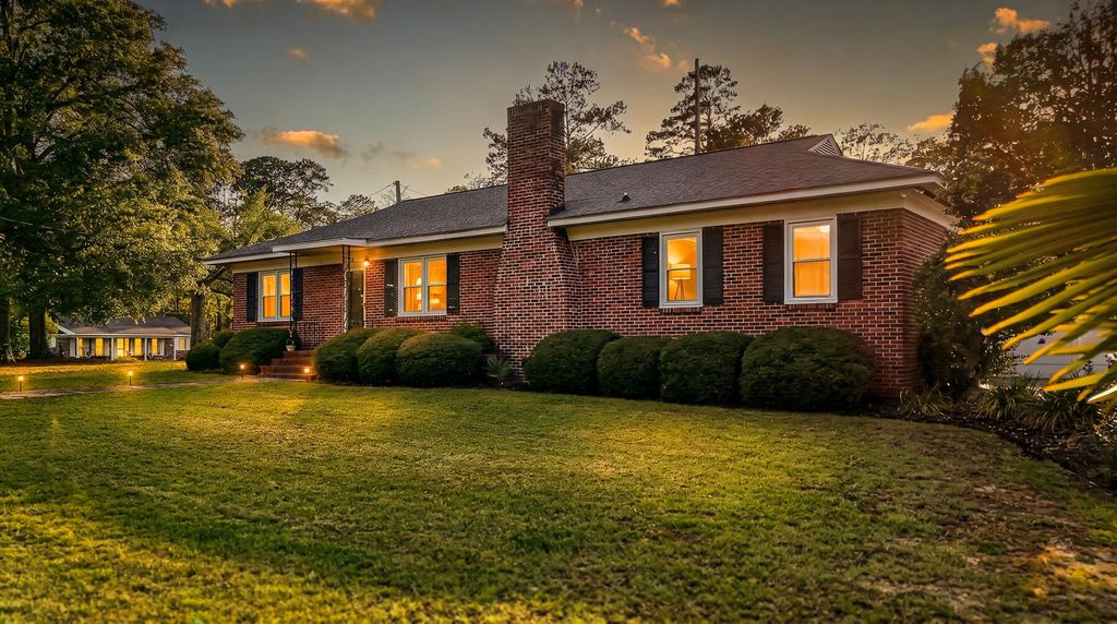 Photo of 56 Woodlawn Terrace, Bamberg, SC 29003 (MLS # 26018198)