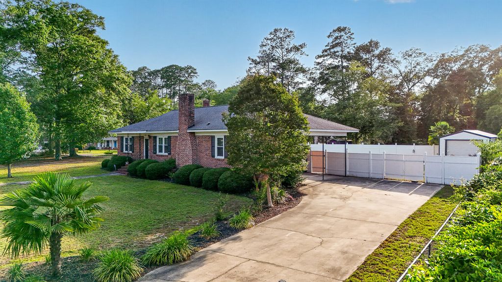 Photo of 56 Woodlawn Terrace, Bamberg, SC 29003 (MLS # 26018198)