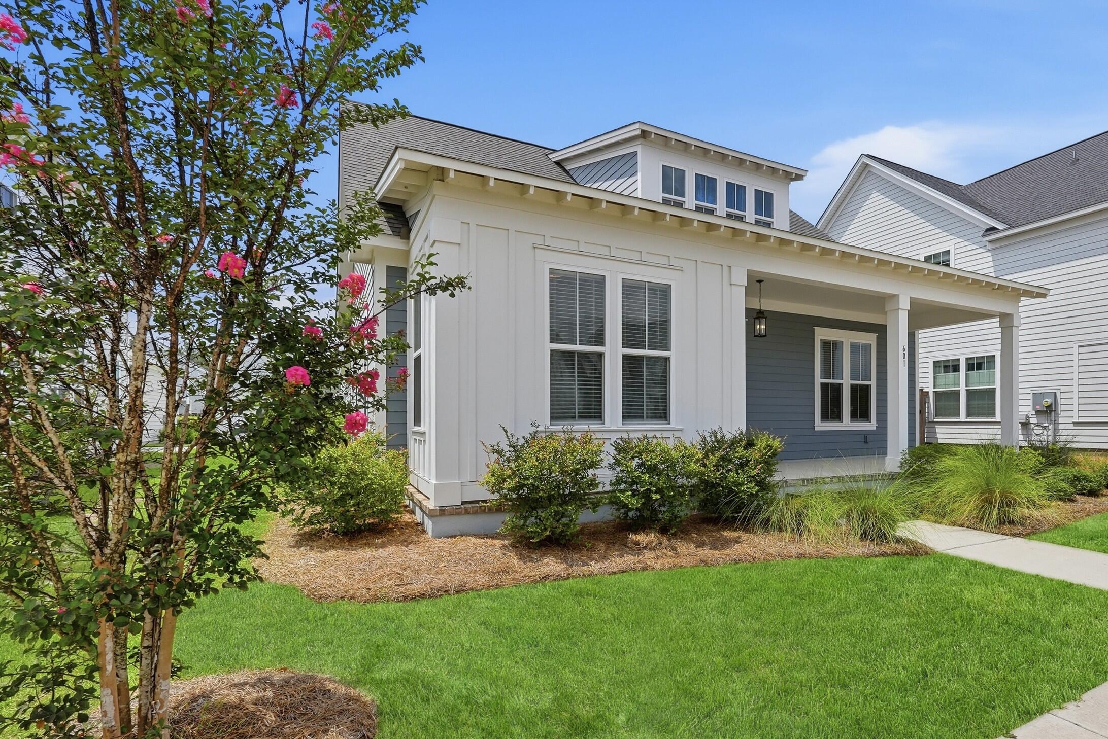 601 Blueway Avenue, Summerville, SC, 29486