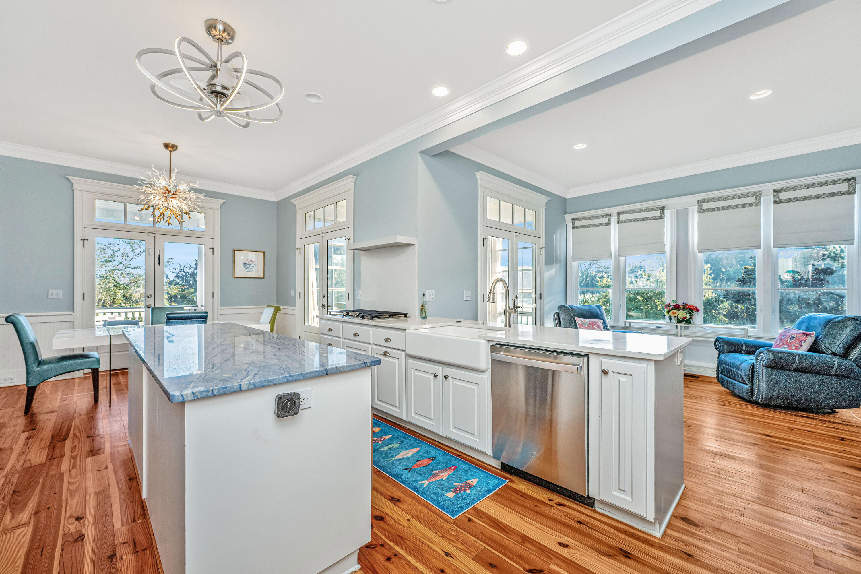 3232 Pignatelli Crescent