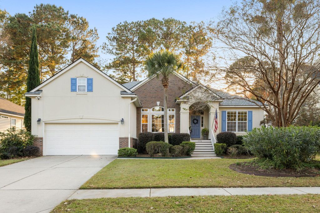Photo of 1596 Oakhurst Drive, Mount Pleasant, SC 29466 (MLS # 25029671)