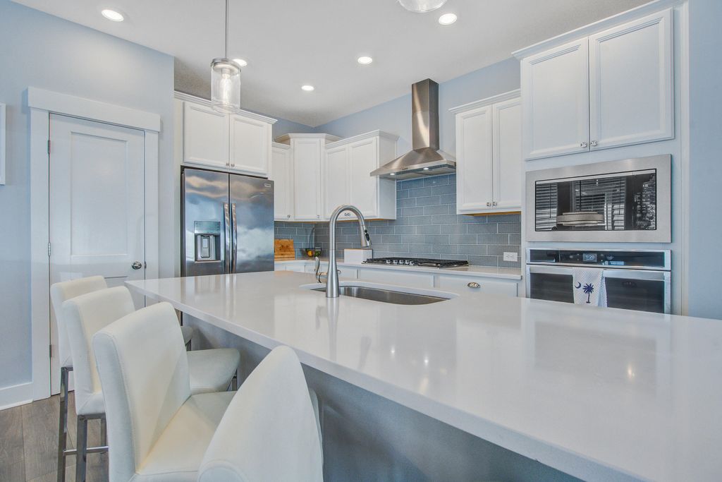 Photo of 655 Blueway Avenue, Summerville, SC 29486 (MLS # 26001960)