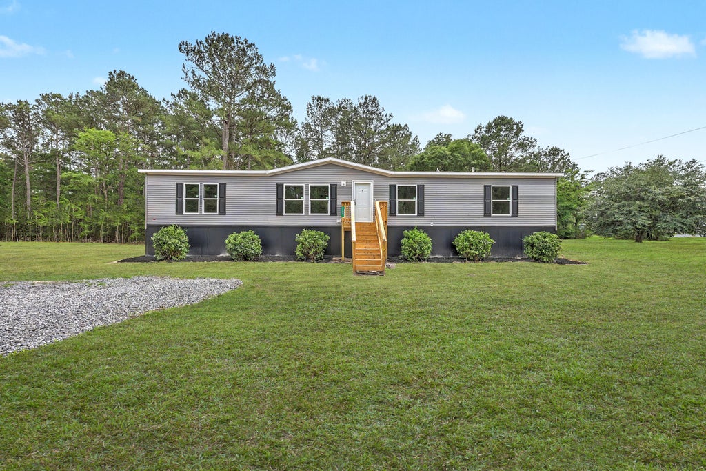 Photo of 123 Tundra Lane, Ridgeville, SC 29472 (MLS # 26023511)