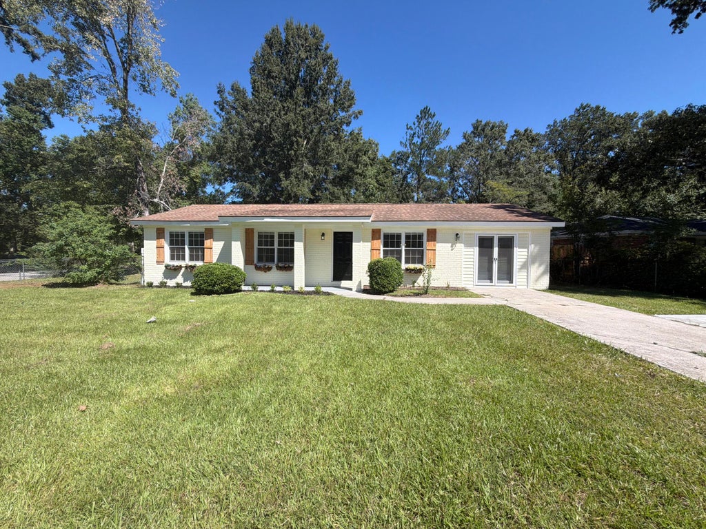 Photo of 143 Dorchester Manor Boulevard, North Charleston, SC 29420 (MLS # 26027056)