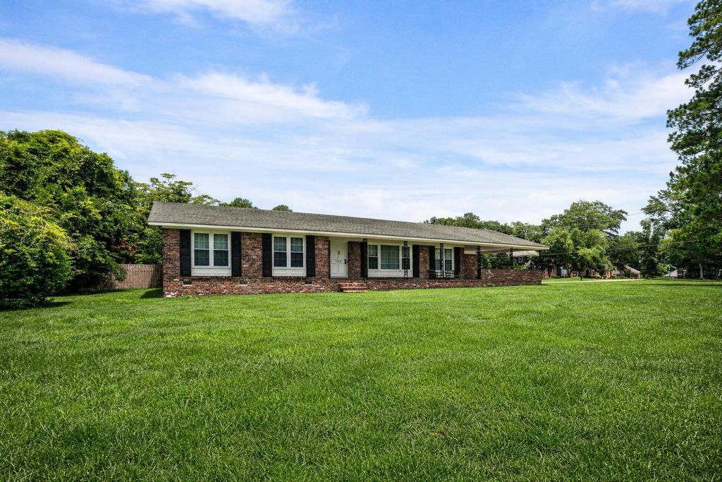Photo of 2018 Griffith Drive, Orangeburg, SC 29118 (MLS # 26004974)