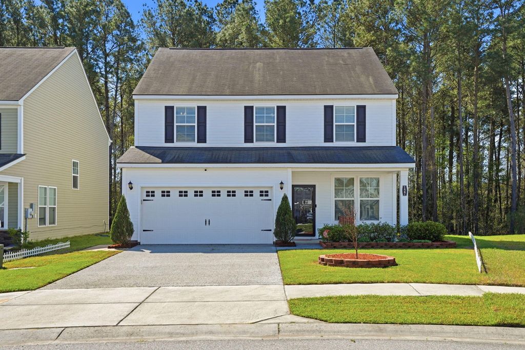 Photo of 127 Sugeree Drive, Moncks Corner, SC 29461 (MLS # 26008327)