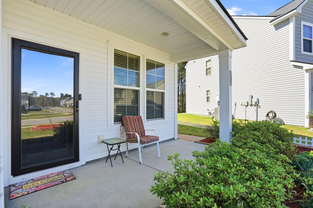 Photo of 127 Sugeree Drive, Moncks Corner, SC 29461 (MLS # 26008327)