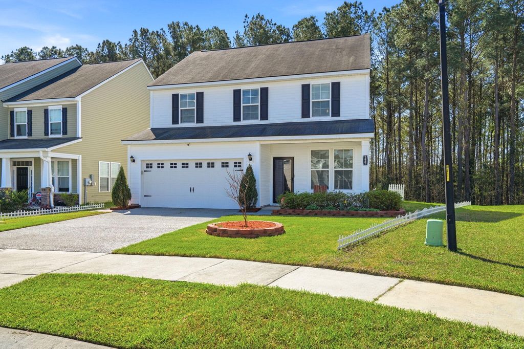 Photo of 127 Sugeree Drive, Moncks Corner, SC 29461 (MLS # 26008327)