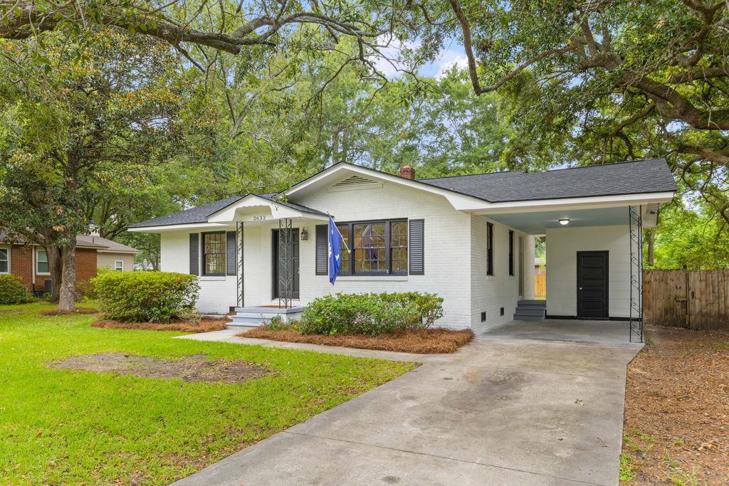 Photo of 2632 Ridgewood Avenue, Charleston, SC 29414 (MLS # 25028215)
