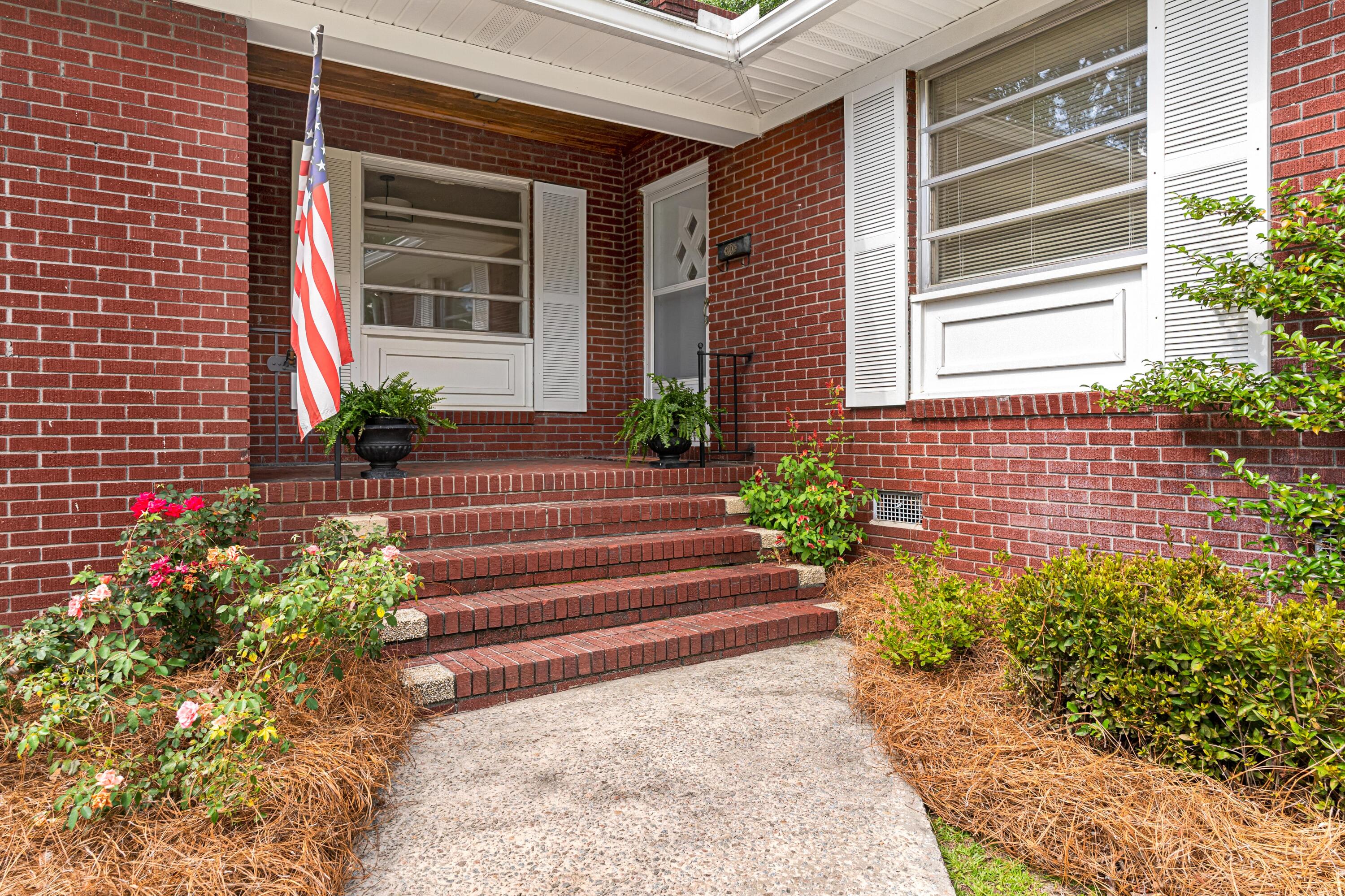 591 Azalea Drive Drive