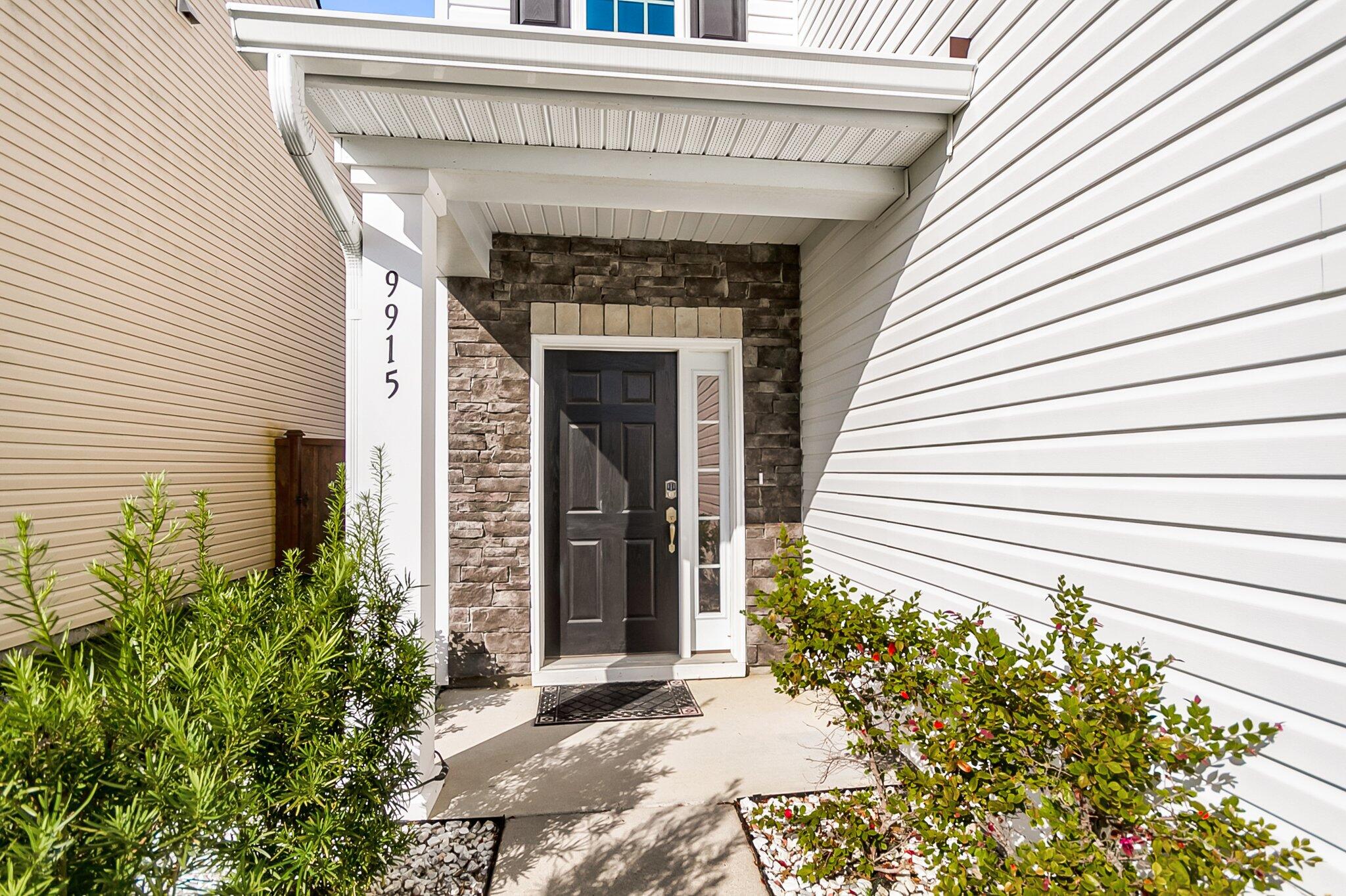 9915 Honeylocust Lane