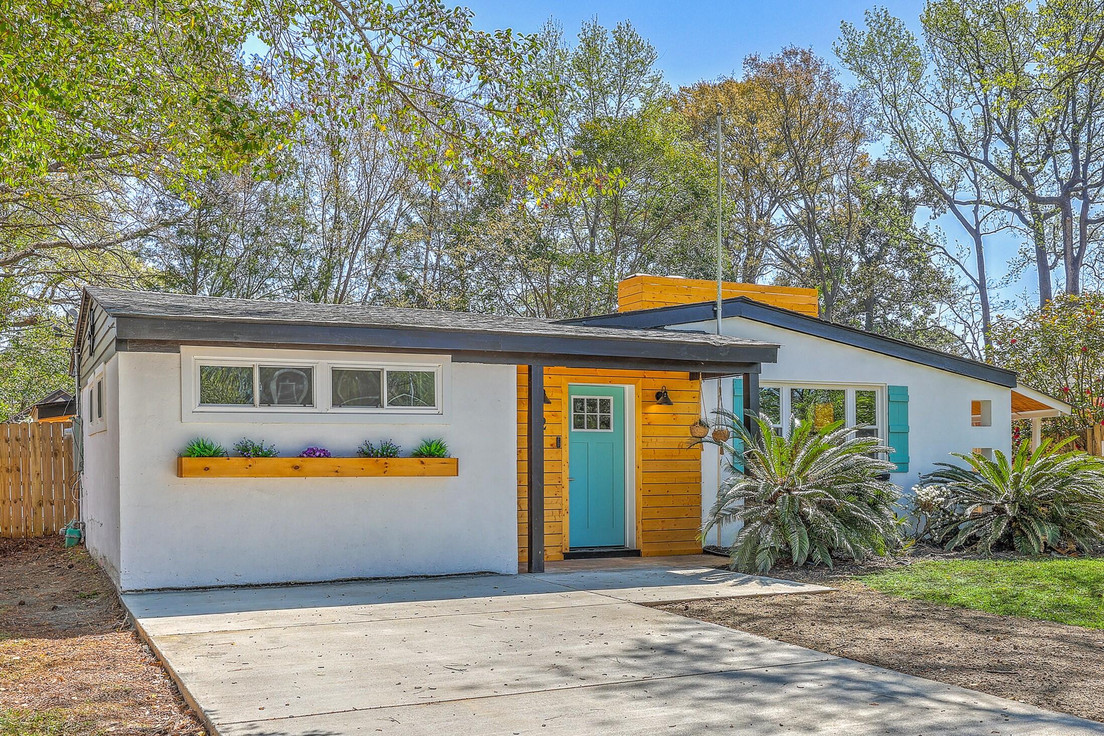 32 Briarcliff Drive