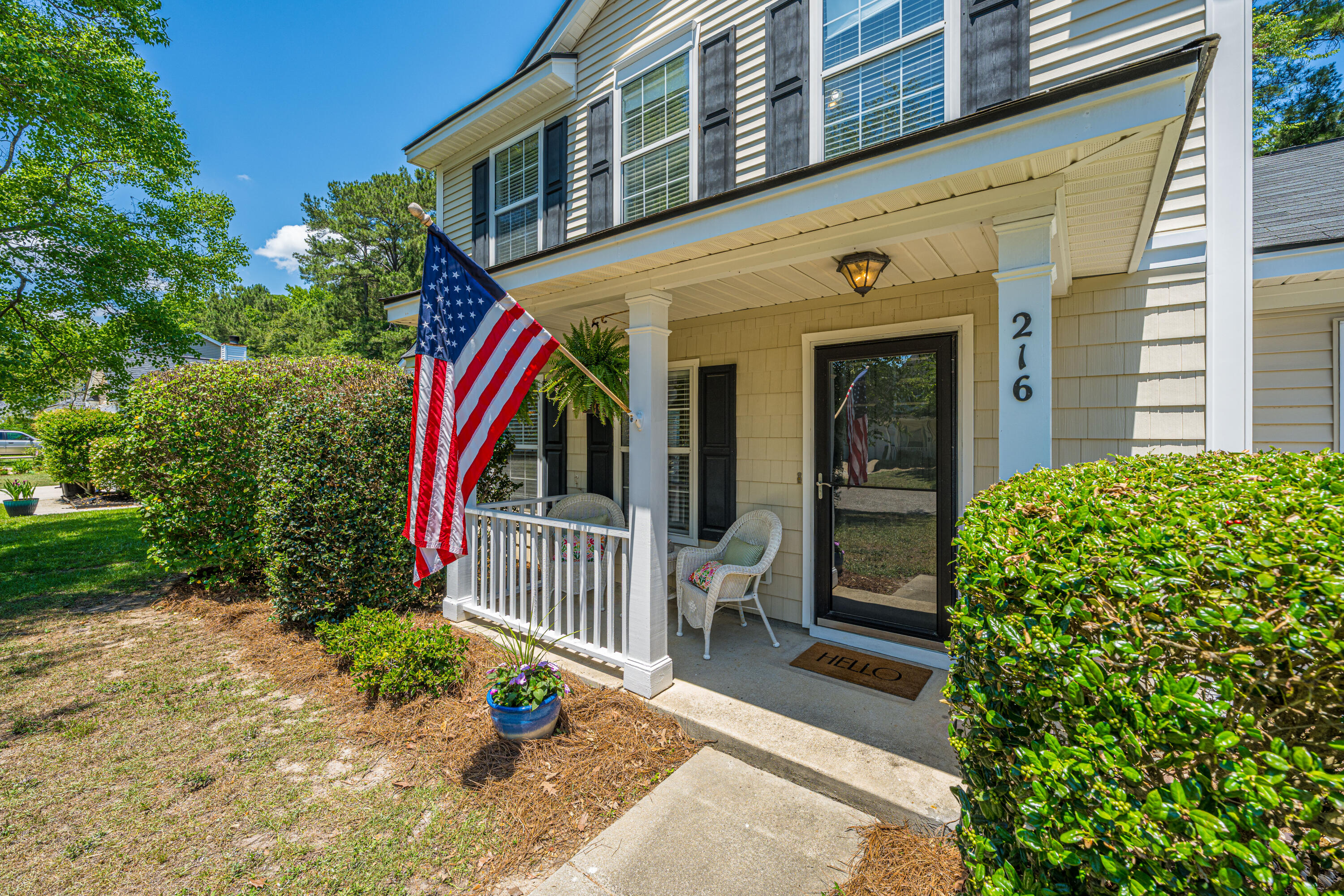 216 Two Pond Loop