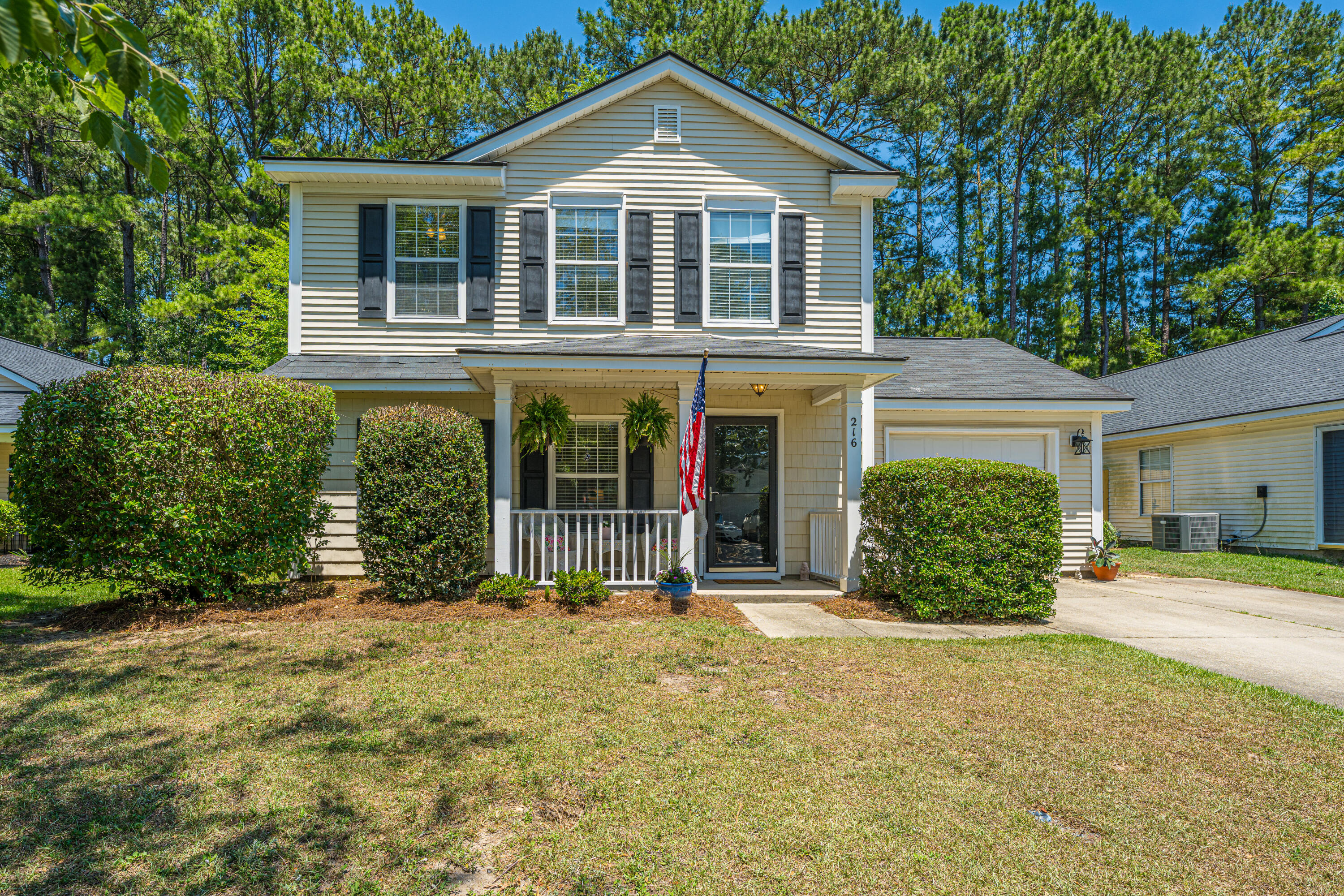 216 Two Pond Loop