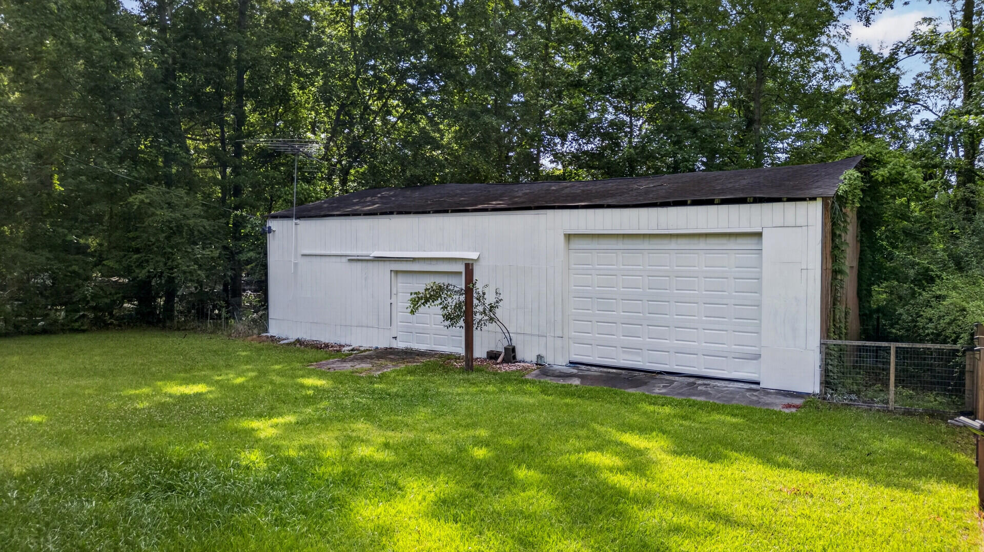 221 Forest Circle