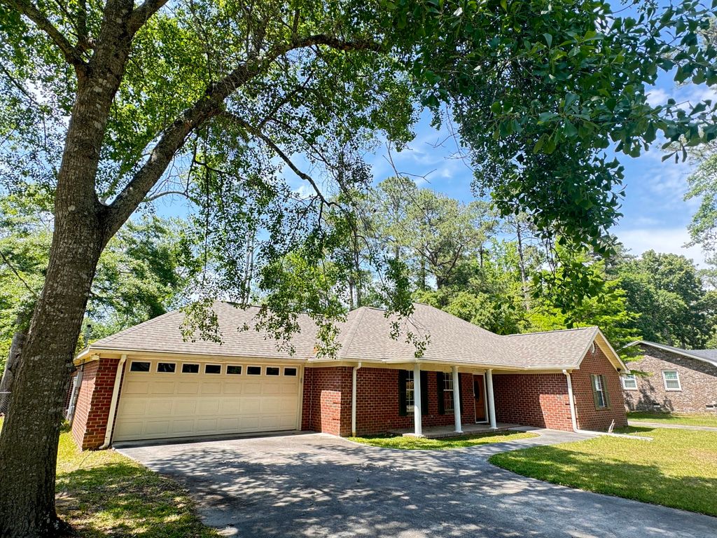 Photo of 104 Overhill Road, Walterboro, SC 29488 (MLS # 26013207)