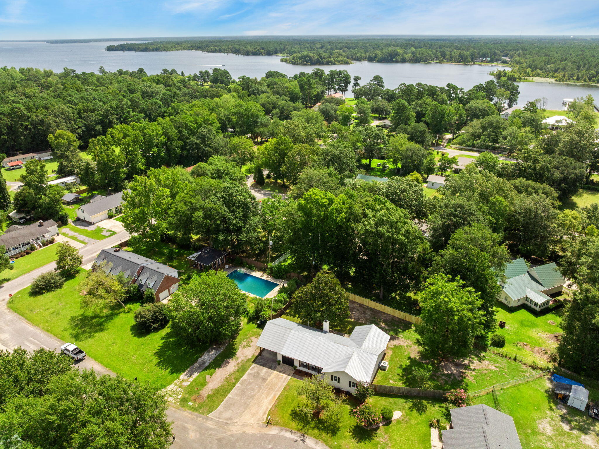 305 Meadowlark Lane