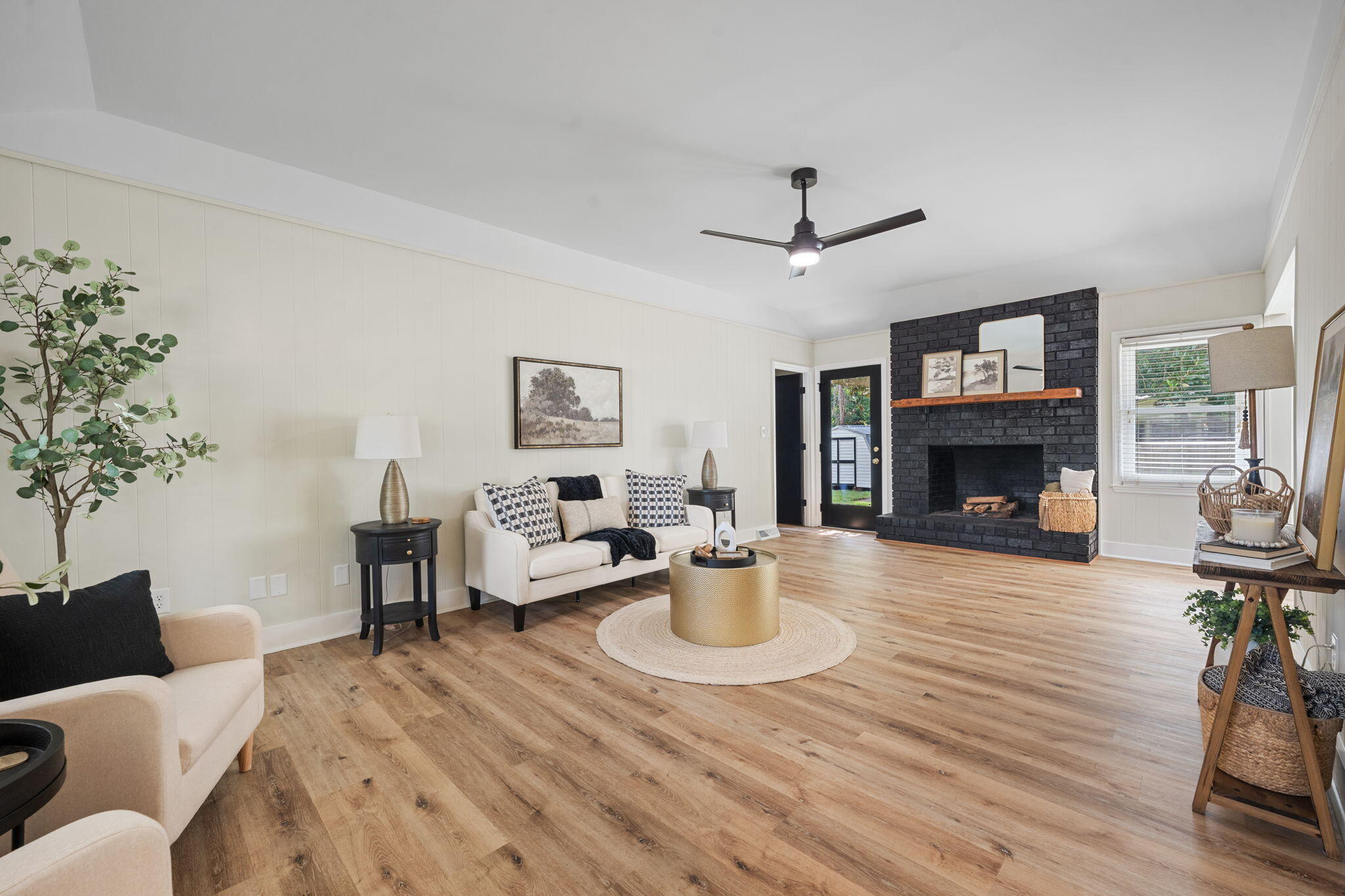 305 Meadowlark Lane