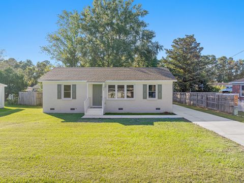 Photo of 435 Anita Drive, Goose Creek, SC 29445 (MLS # 25028615) Photo of 435 Anita Drive, Goose Creek, SC 29445 (MLS # 25028615)