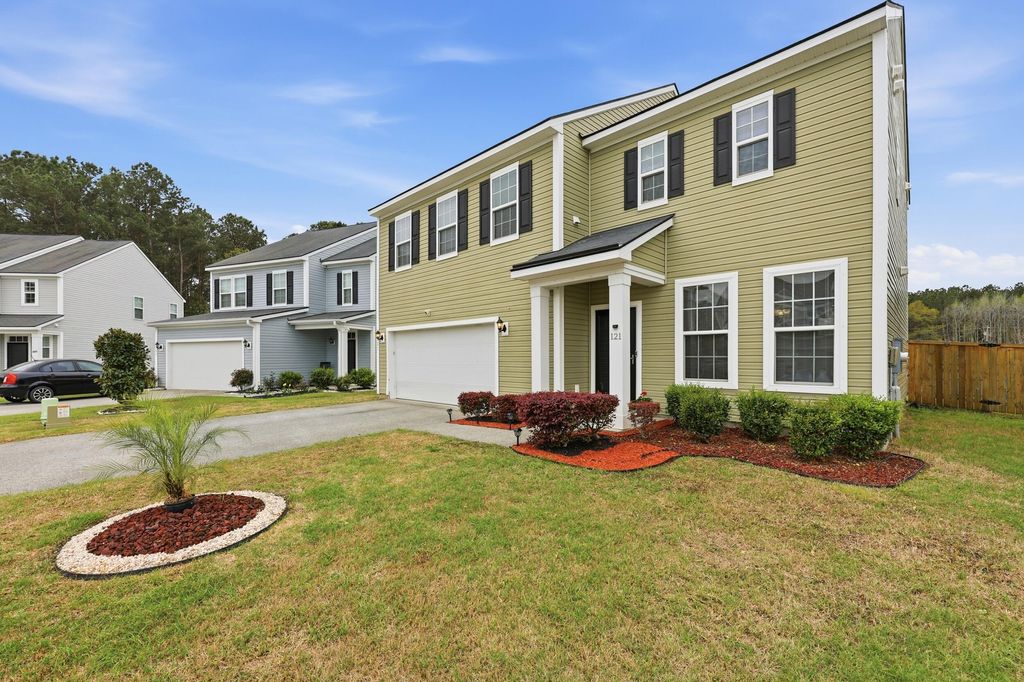 Photo of 121 Sugeree Drive, Moncks Corner, SC 29461 (MLS # 26008391)