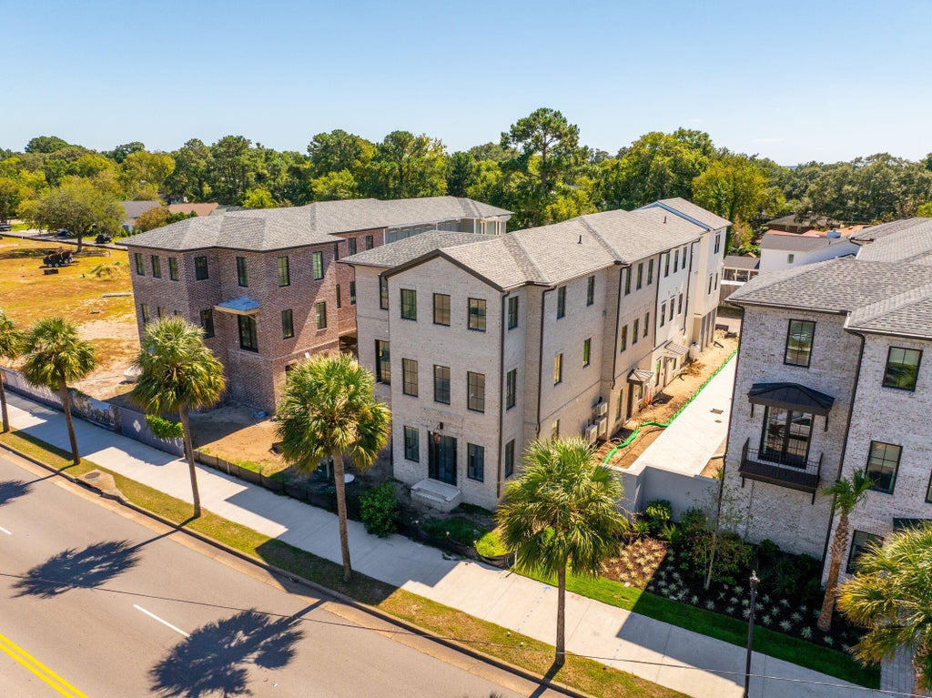 Photo of 303 Queens Court #1, Mount Pleasant, SC 29464 (MLS # 26027286)