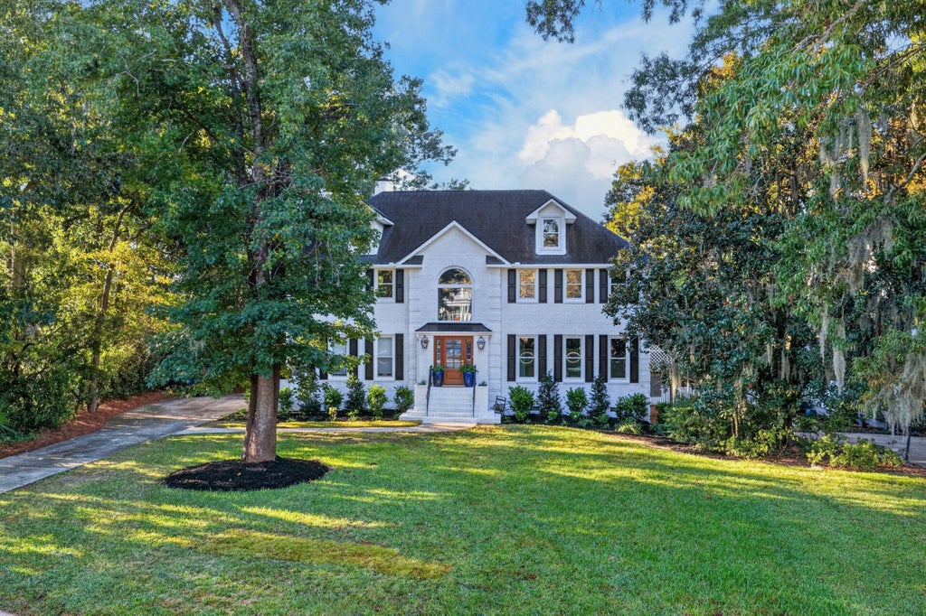 Photo of 1635 Seignious Drive, Charleston, SC 29407 (MLS # 26029104)
