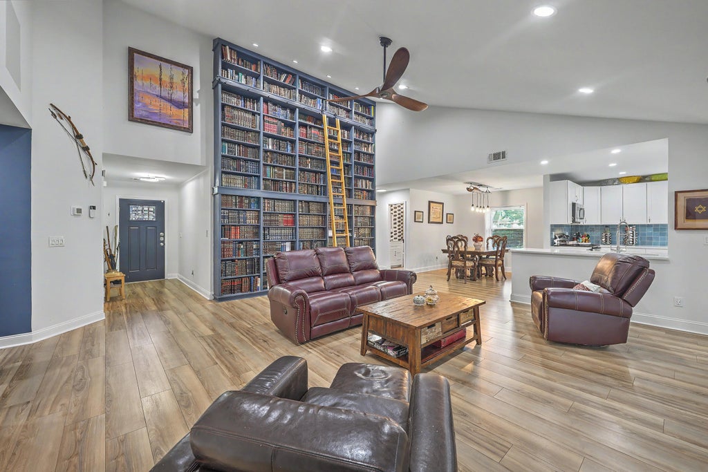 Photo of 1756 W Sandcroft Drive, Charleston, SC 29407 (MLS # 26025573)