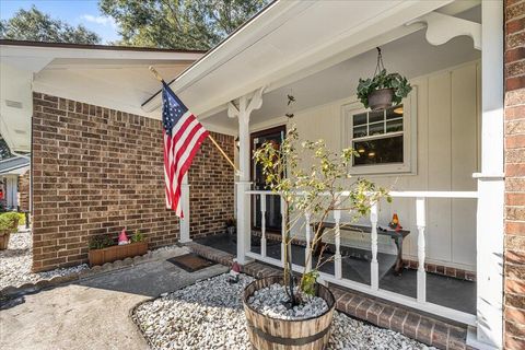 A home in North Charleston