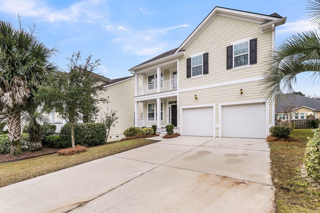 Photo of 132 Ashley Bluffs Road, Summerville, SC 29485 (MLS # 25033063)