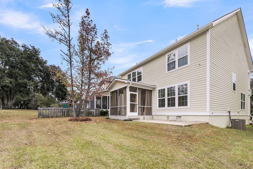 Photo of 132 Ashley Bluffs Road, Summerville, SC 29485 (MLS # 25033063)