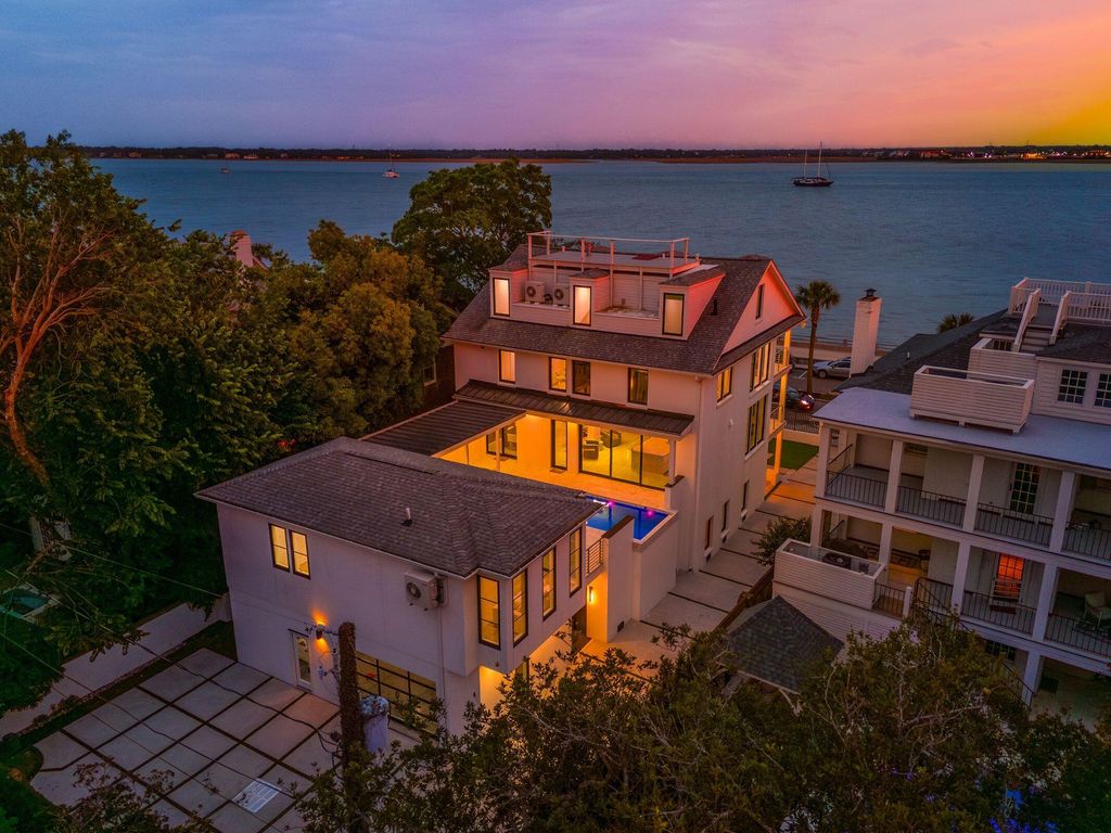 Photo of 100 Murray Boulevard, Charleston, SC 29401 (MLS # 26014113)