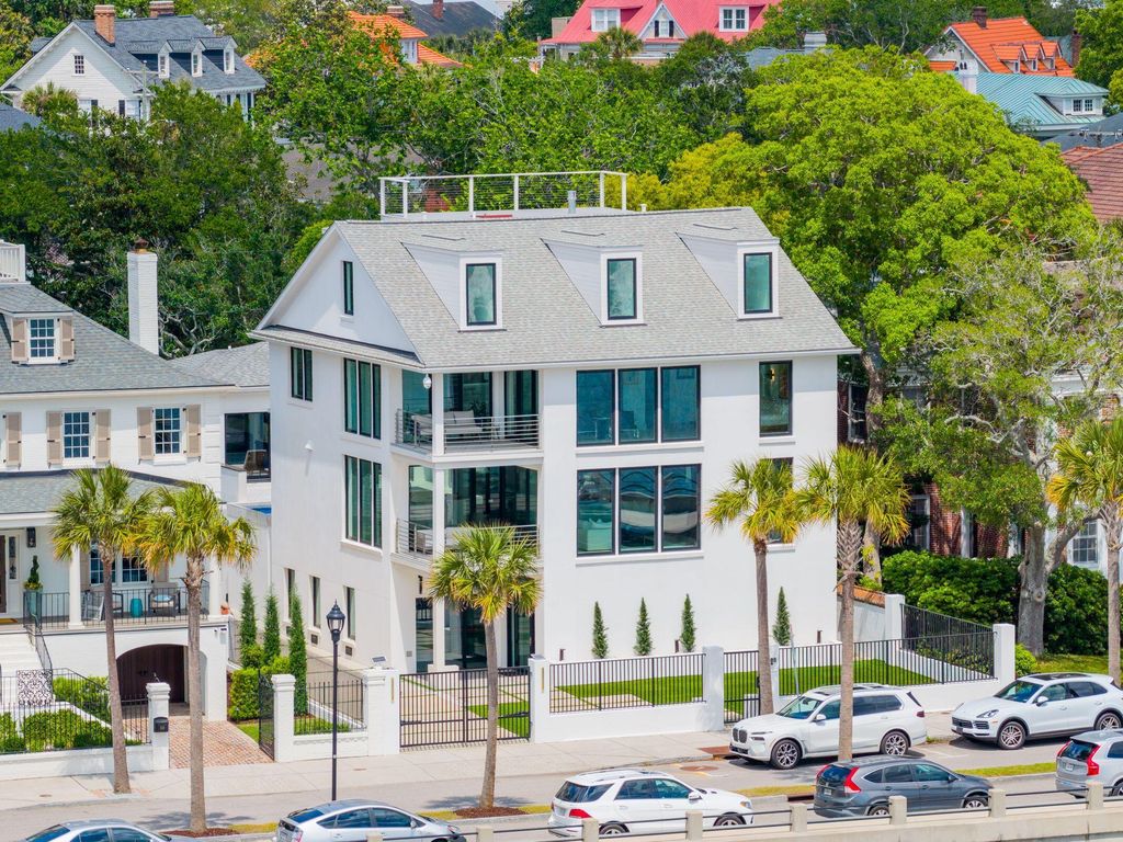 Photo of 100 Murray Boulevard, Charleston, SC 29401 (MLS # 26014113)