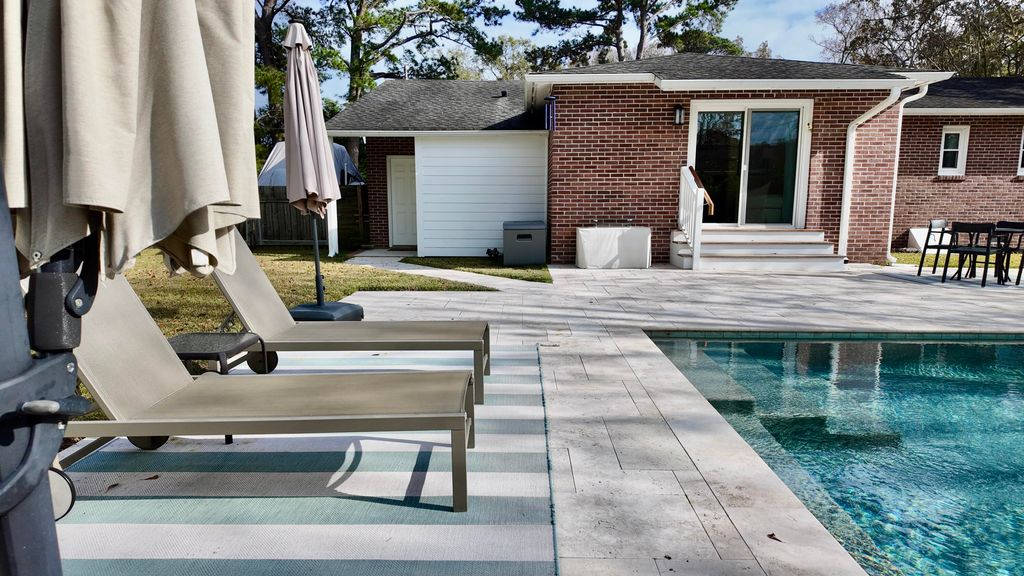 Photo of 327 Cheraw Drive, Charleston, SC 29412 (MLS # 25031719)