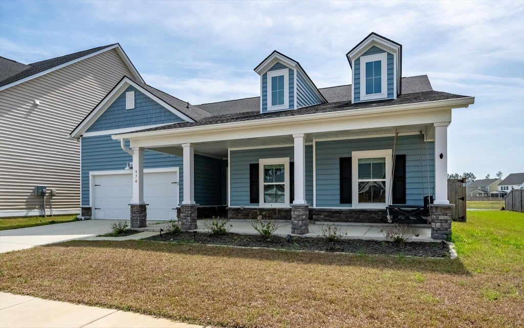 Photo of 974 Arrowwood Way, Summerville, SC 29485 (MLS # 26022685)