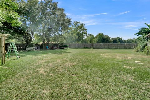 A home in Pineville