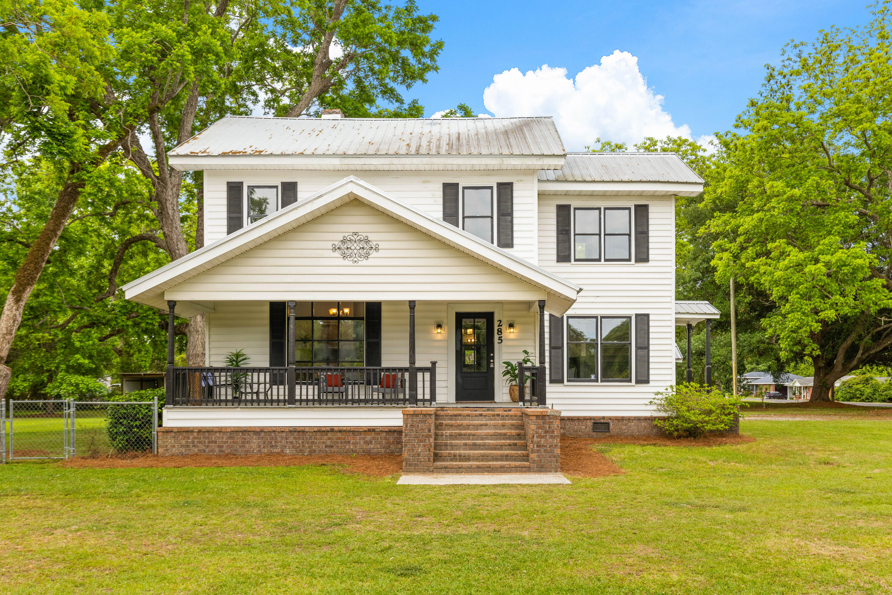 285 Roosevelt Drive