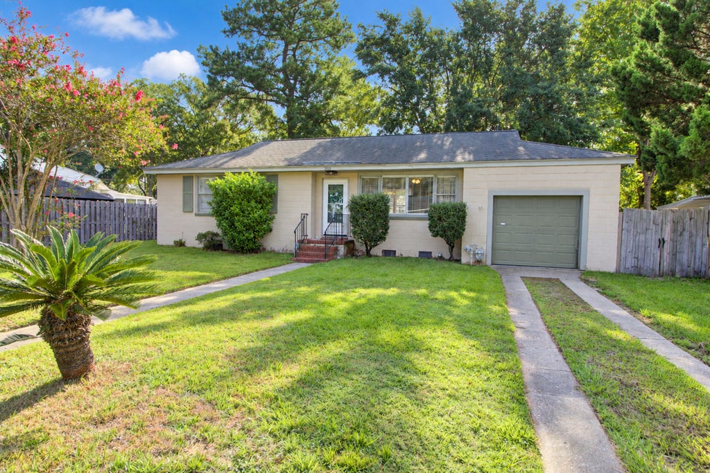 Photo of 338 Stinson Drive, Charleston, SC 29407 (MLS # 26026108)