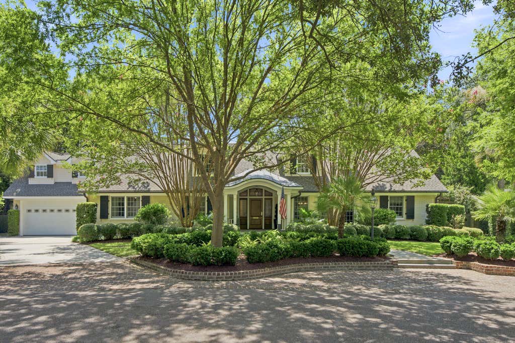 Photo of 7 Cochran Court, Charleston, SC 29407 (MLS # 26022064)