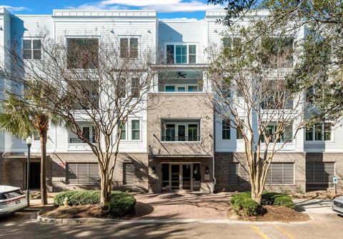 Photo of 200 River Landing Drive #105f, Charleston, SC 29492 (MLS # 25023572)