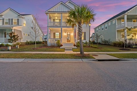 Photo of 1767 Agate Bay Drive, Mount Pleasant, SC 29466 (MLS # 25030208)