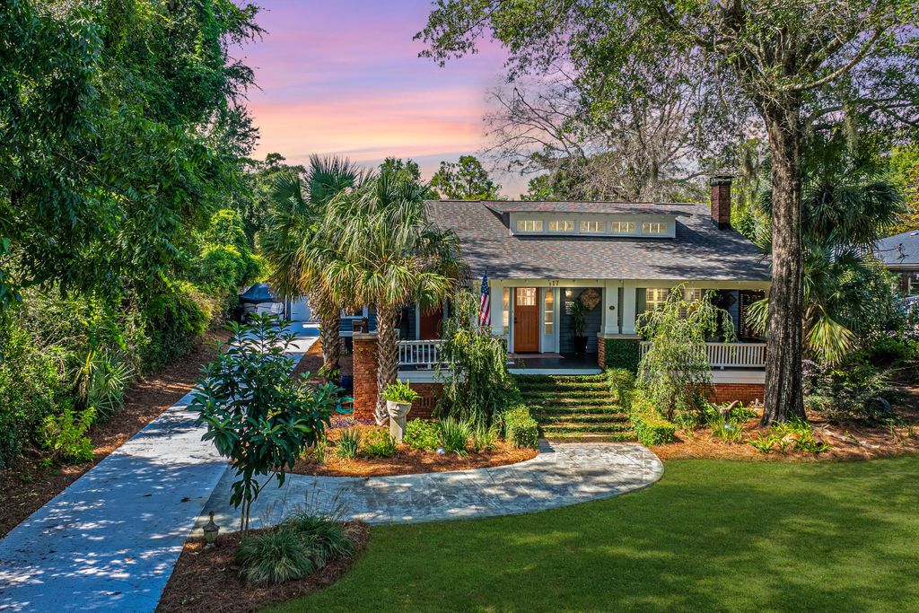 Photo of 117 Fishburne Street, Walterboro, SC 29488 (MLS # 26012523)
