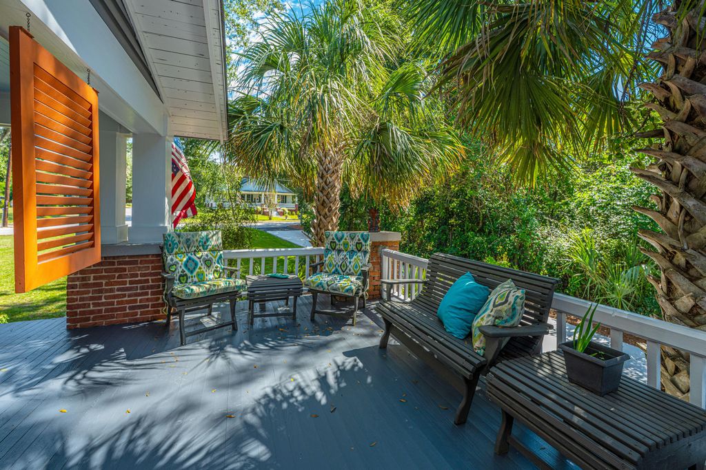 Photo of 117 Fishburne Street, Walterboro, SC 29488 (MLS # 26012523)